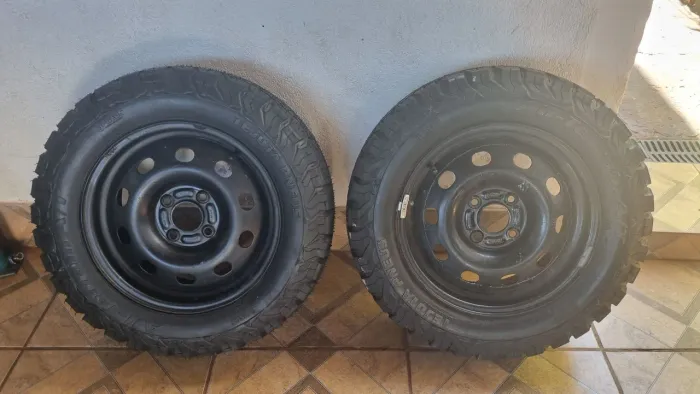 Par de rodas aro 15 com Pneus