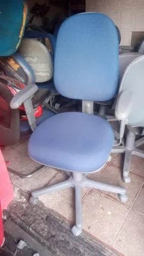 Cadeiras de escritório ergométricas seminovas $200 cada