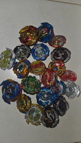 Beyblades + caixa para guardar eles original + lançador