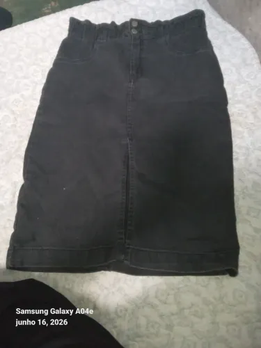 quero vender essa linda saia e esse vestido ideal pra uma ocasião especial 