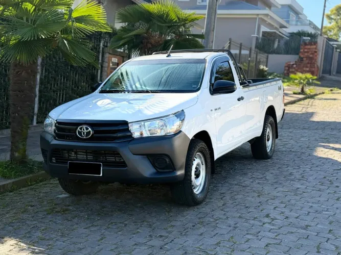 Toyota Hilux CS 4X4 2.8 TDI Diesel Mec. 2022