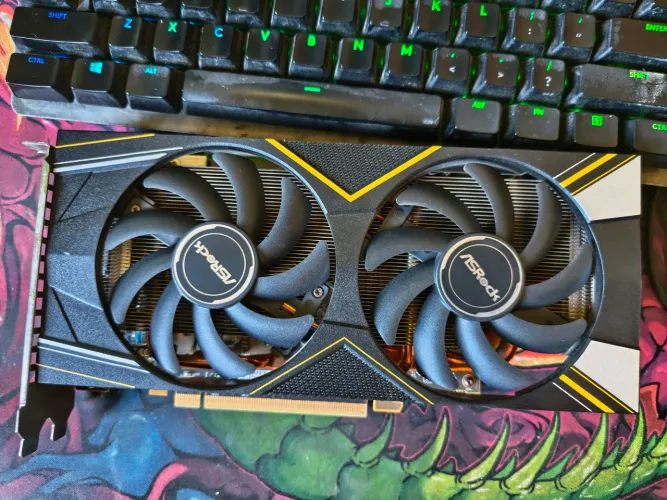 Placa de vídeo ASRock RX 5500 XT 4GB (similar Rx 580)