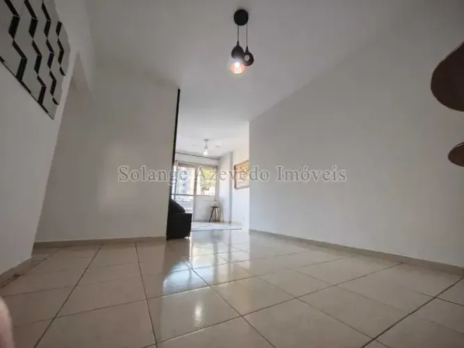 APARTAMENTO DE  2 QUARTOS VARANDA E VAGA  NO CONDOMINIO ITAIGARA NA TIJUCA