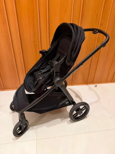 Carrinho + bebê conforto