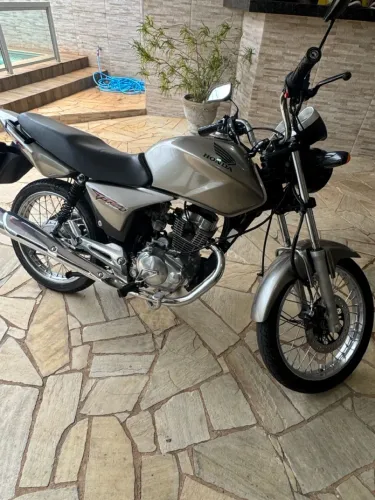 Titan 150 Partida Elétrica e Freio a Disco