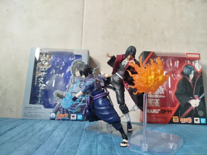 Sasuke & Itachi SH Figuarts bandai