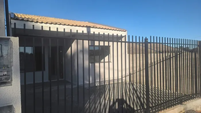 CASA À VENDA NO NEVES