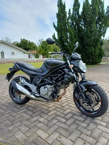 Suzuki Gladius 650 2016