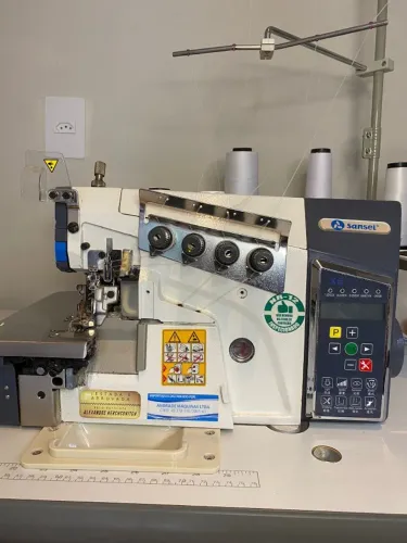 Máquina de costura Overloque Sansei