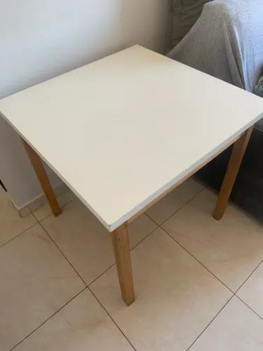 Vendo mesa pequena