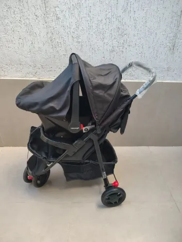 Carrinho e bebê conforto 