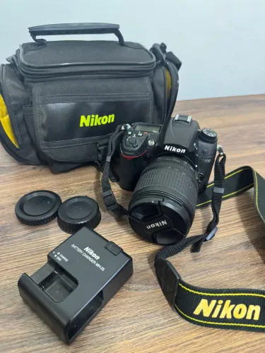 Nikon D7000 + Lente 18-105mm