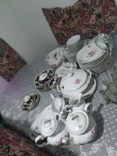 Aparelho de jantar, 60 anos,  antiquário,  lindo, valor sentimental