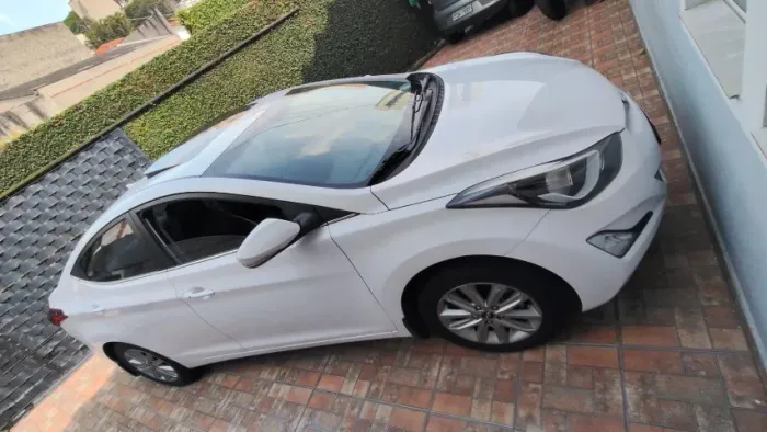 Hyundai Elantra GLS 2.0 16V Flex Aut. 2015