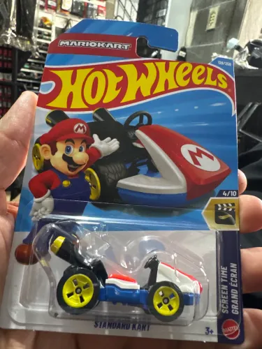 Hot Wheels mario kart standard 