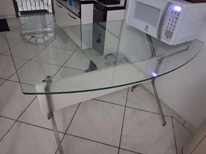 Mesa madeira e vidto