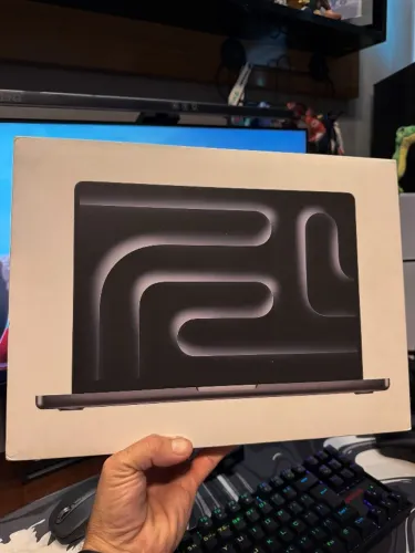 MacBook Pro M3 Pro 512 18GB