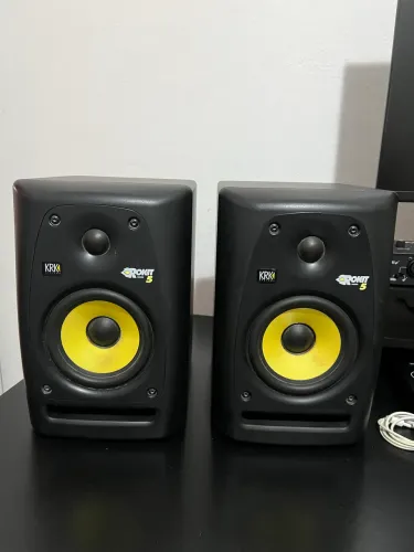 Par de monitores KRK Rokit 5