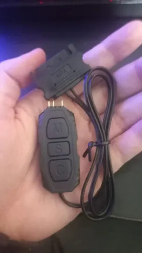 Controladora RGB/LED SATA para fans PC