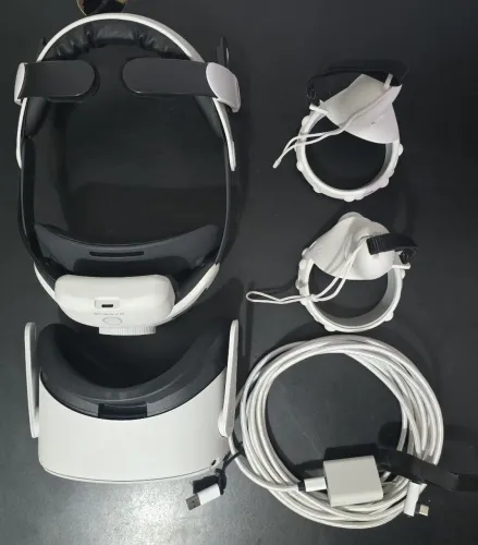 Óculos VR Meta Quest 2 (128GB)