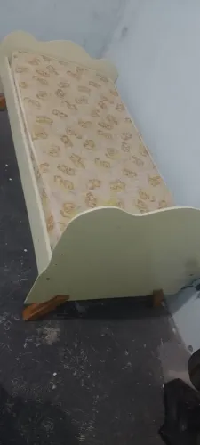 Cama infantil com colchão