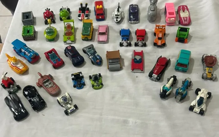 COLEÇÃO CARRINHOS HOTWHEELS !!!