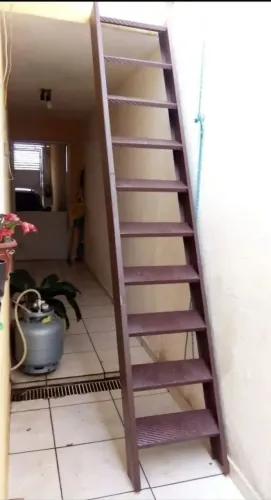 ESCADA DE FERRO