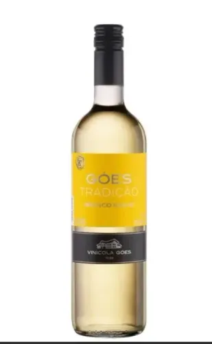 Vinho Branco Suave Uvas Diversas Góes Tradição 750ml Vinícola Góes ( 7 garrafas )