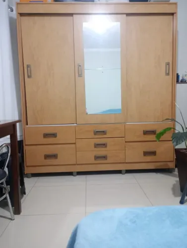 Vendo guarda roupa casal semi novo, em ótimo estado!
