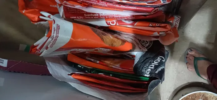 Sacos vazios de ração 