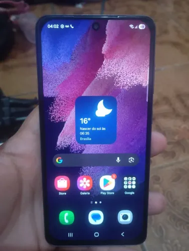 S21 fé zero 5G tendo 128 G memória e ram 6G