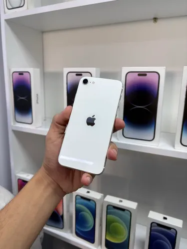 iPhone SE 2020 - 64GB ( Branco )