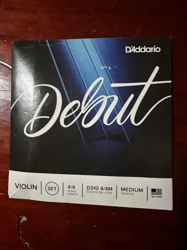 Encordoamento para Violino D'Addario Debut D310 4/4M (tensão média, núcleo de aço sólido)