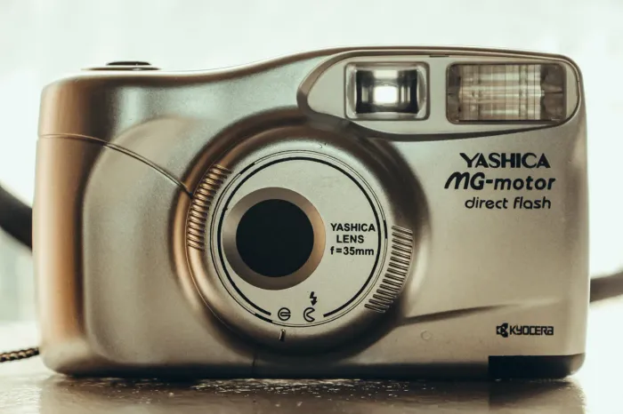 Yashica MG-Motor Direct Flash