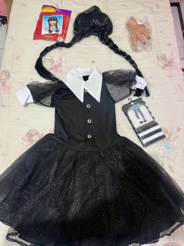 Fantasia infantil Wandinha