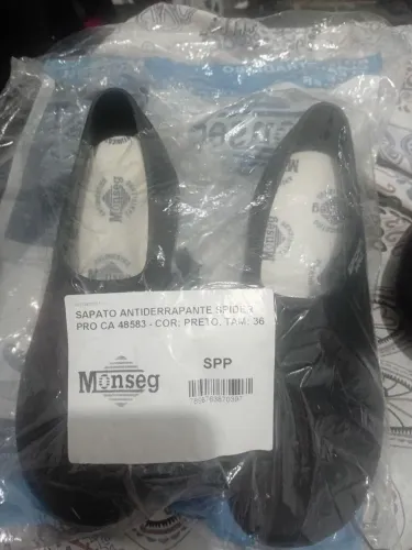Sapato confortável,  pra quem trabalha muito  tempo em pé...