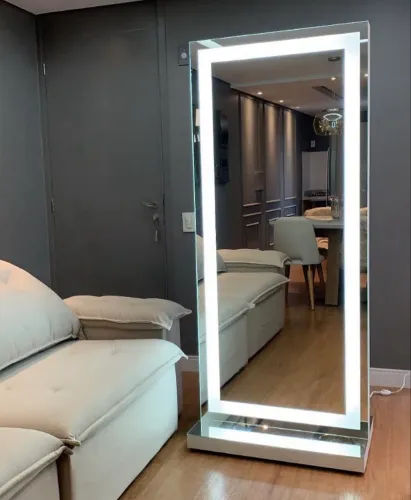 Espelho móvel com led embutido ( entrega grátis, oferecia garantia do LED )