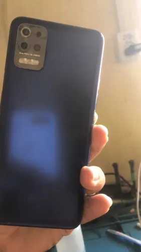 LG k62 64GB tela trincada . Só 120 reais