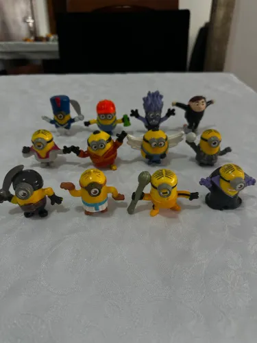Lote Minions McLanche Feliz 2015 - 12 Bonecos