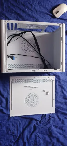Gabinete M-ATX e ITX da marca Alltek