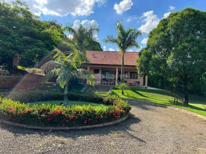 Casa no Condomínio de alto padrão entre Jaguariúna e Holambra, o renomado Duas Marias! Exc