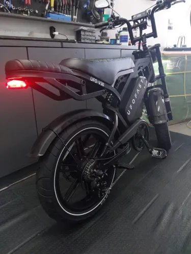 BICICLETA ELÉTRICA V30 1000w de potência, bateria de lítio, nova, 3km rodado 