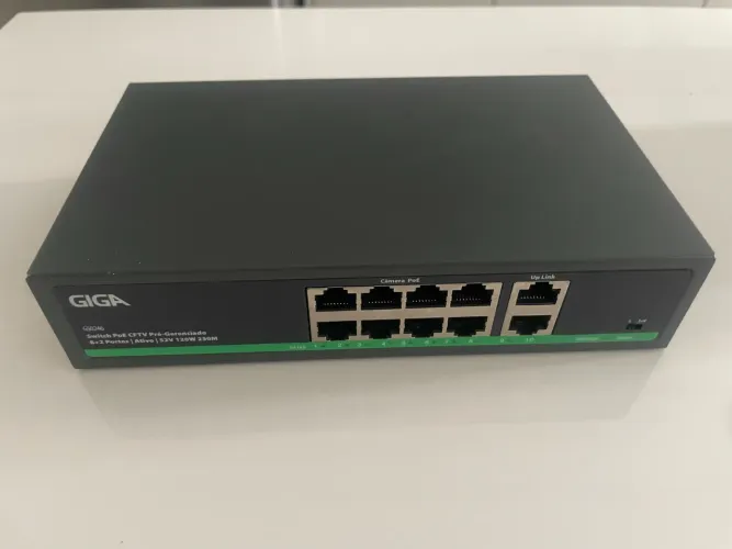 Switch 8 Portas PoE e 2 Portas Uplink