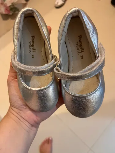 Sapatilha infantil prateada 