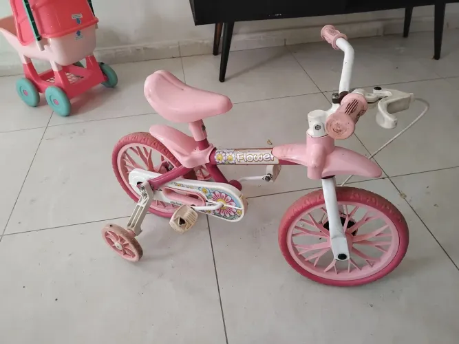Bicicleta com rodinhas