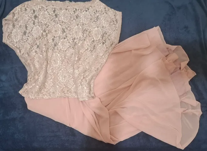 Conjunto Saia e Blusa de renda rosa
