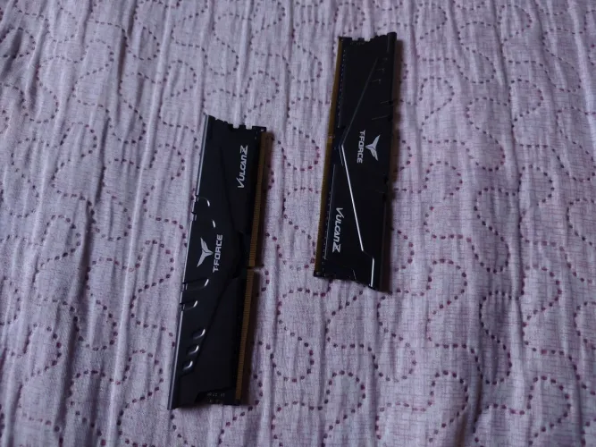 Memória RAM T-Force Vulcan Z 16 GB (2x8)