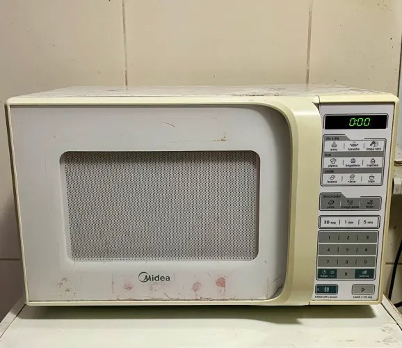 VENDE SE MICROONDAS DE 31L USADO