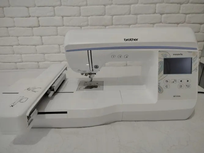 Máquina de Bordado Brother Innov-is BP1530L 110V + 55 Linhas