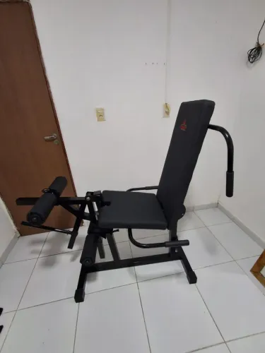 Cadeira e mesa flexora e extensora 